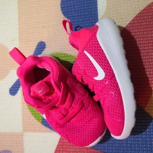 super cute nike baby/toddler sneakers